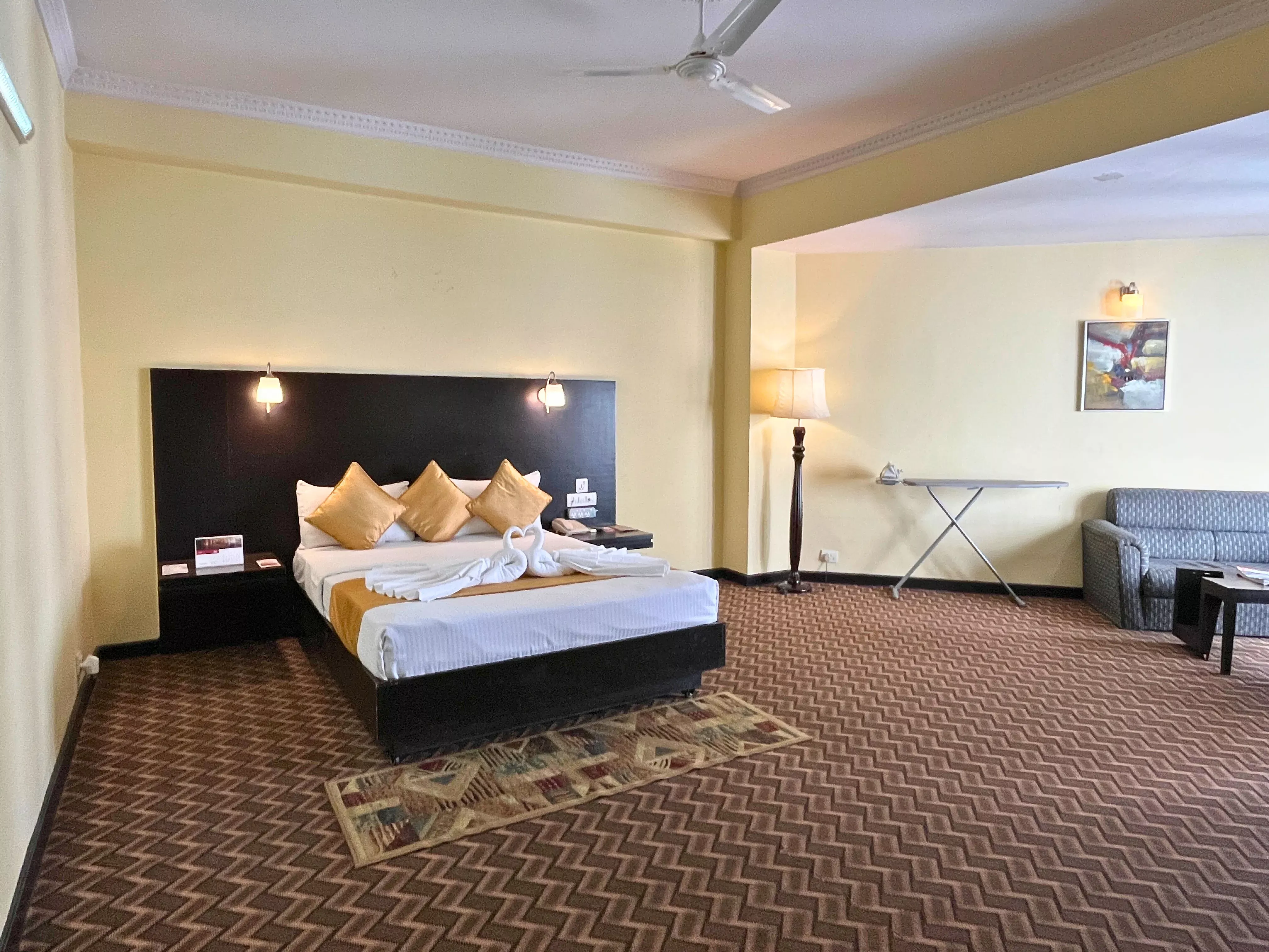 0233710b_7878_4d3a_9bed_1586da84d847_Deluxe_Master_Room_with_City_Parking_View_3.webp