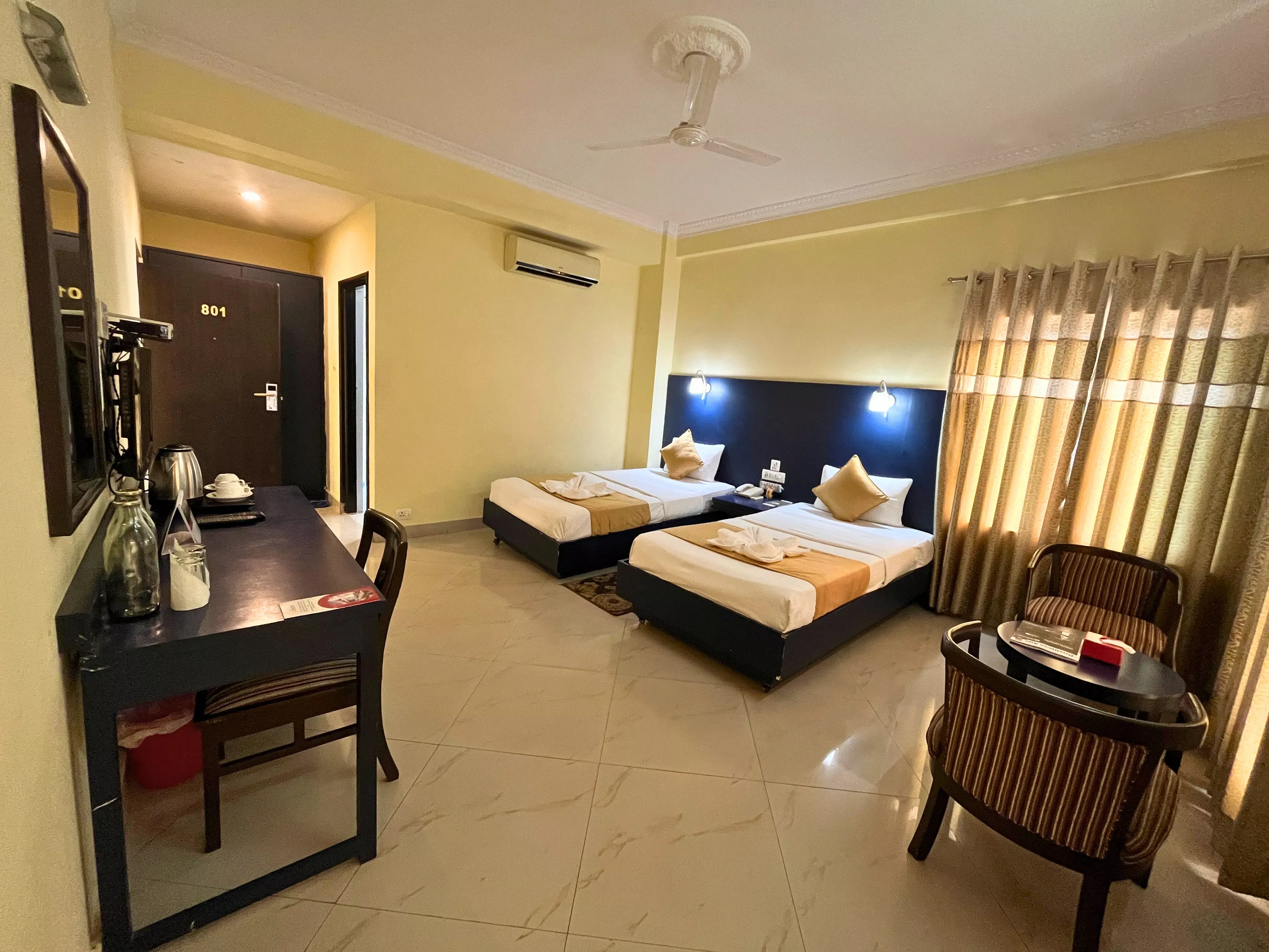 Deluxe Twin Room with City or Parking View